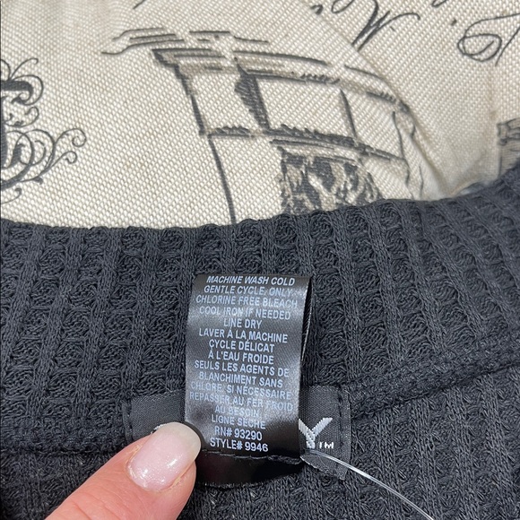 CENY Women's  V-Neck  Sweater - Picture 7 of 10